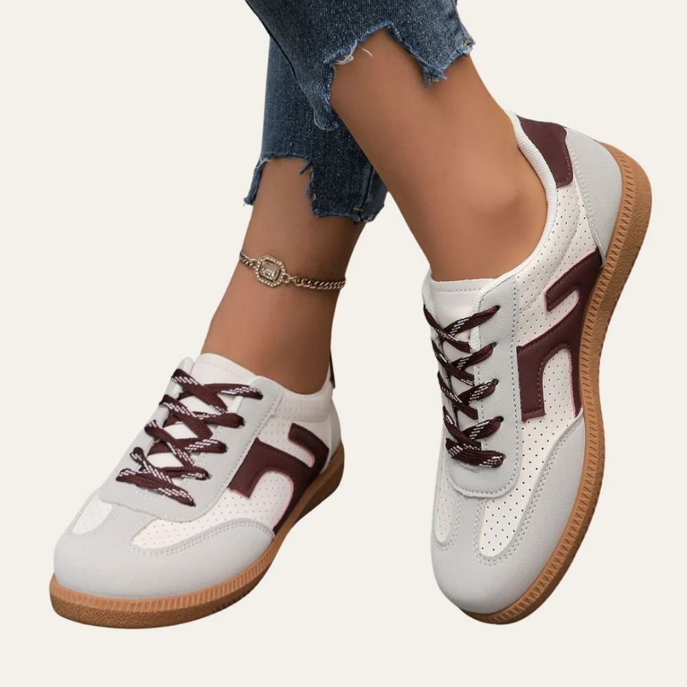 Retro Lace-Up Sneakers Contrast Detail Casual Style