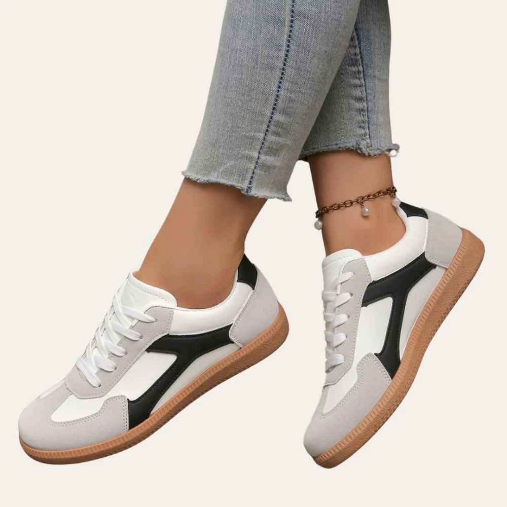 Retro Lace-Up Sneakers Contrast Detail Casual Style