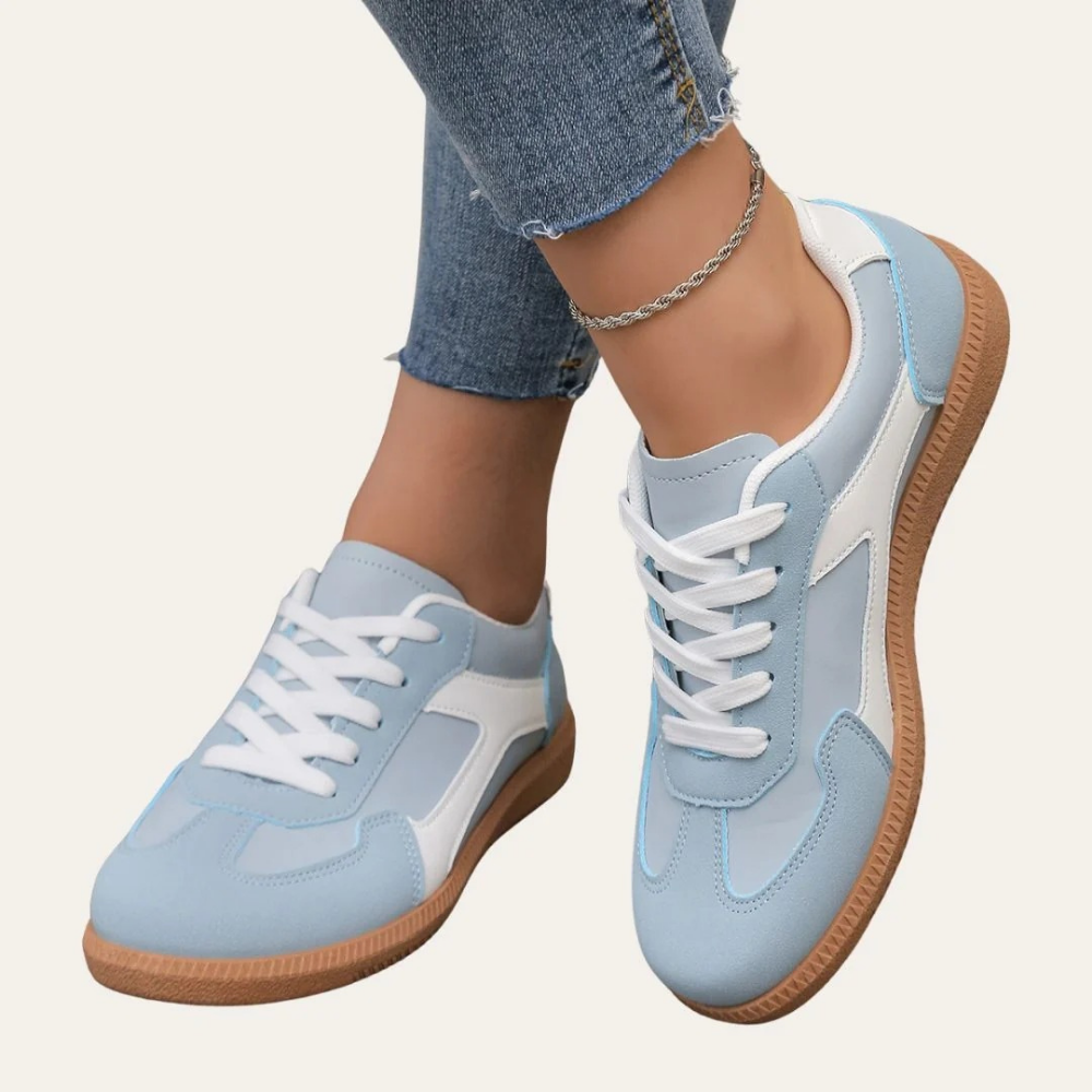 Retro Lace-Up Sneakers Contrast Detail Casual Style